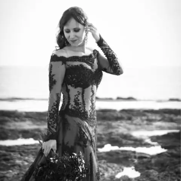 vestido-negro-luz-lobaton